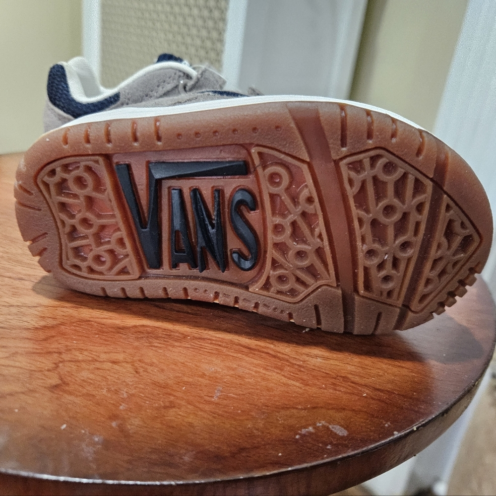 VANS - Picture 6 of 6